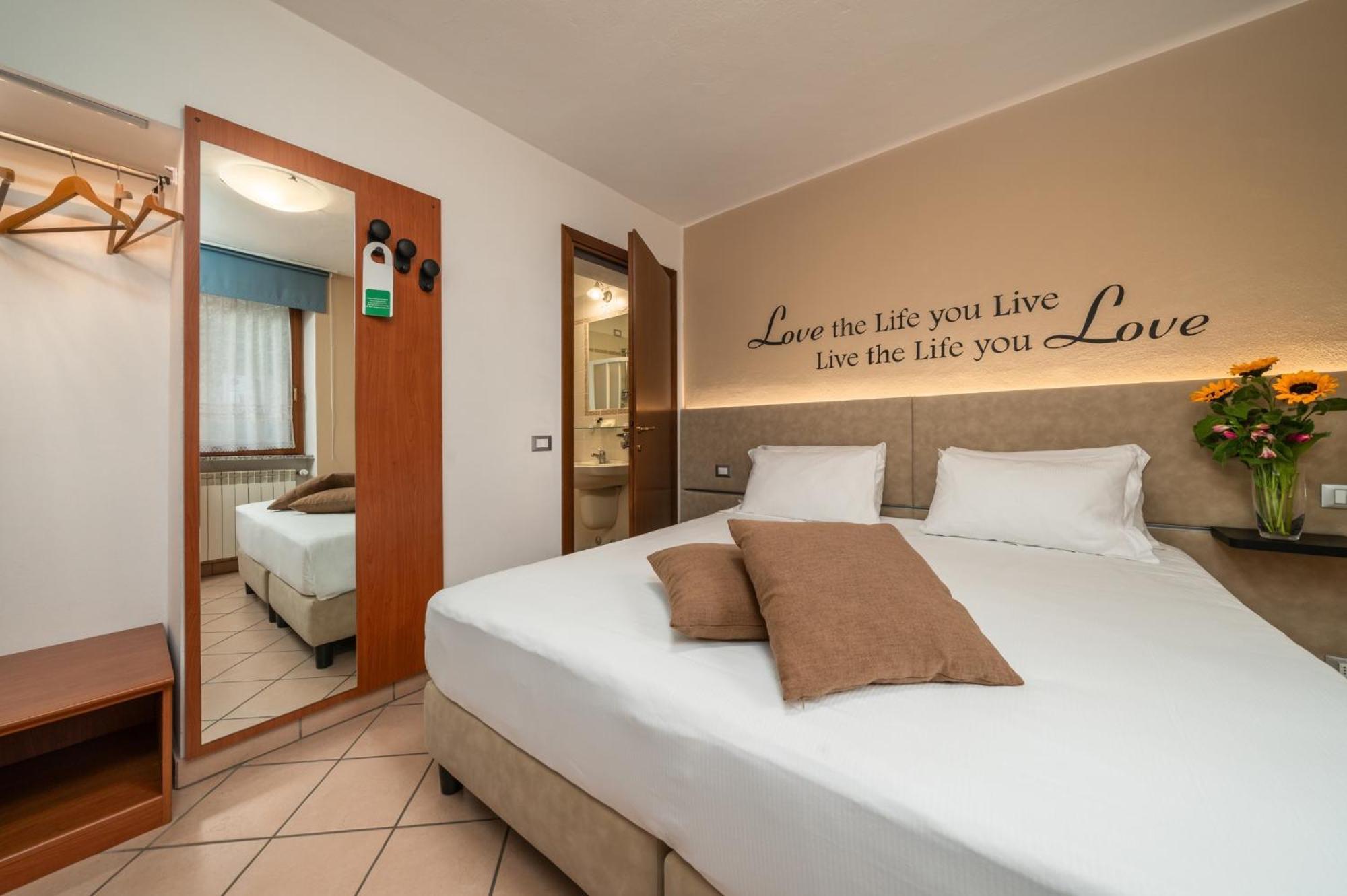 Hotel Oasi Verde Bienno Dış mekan fotoğraf