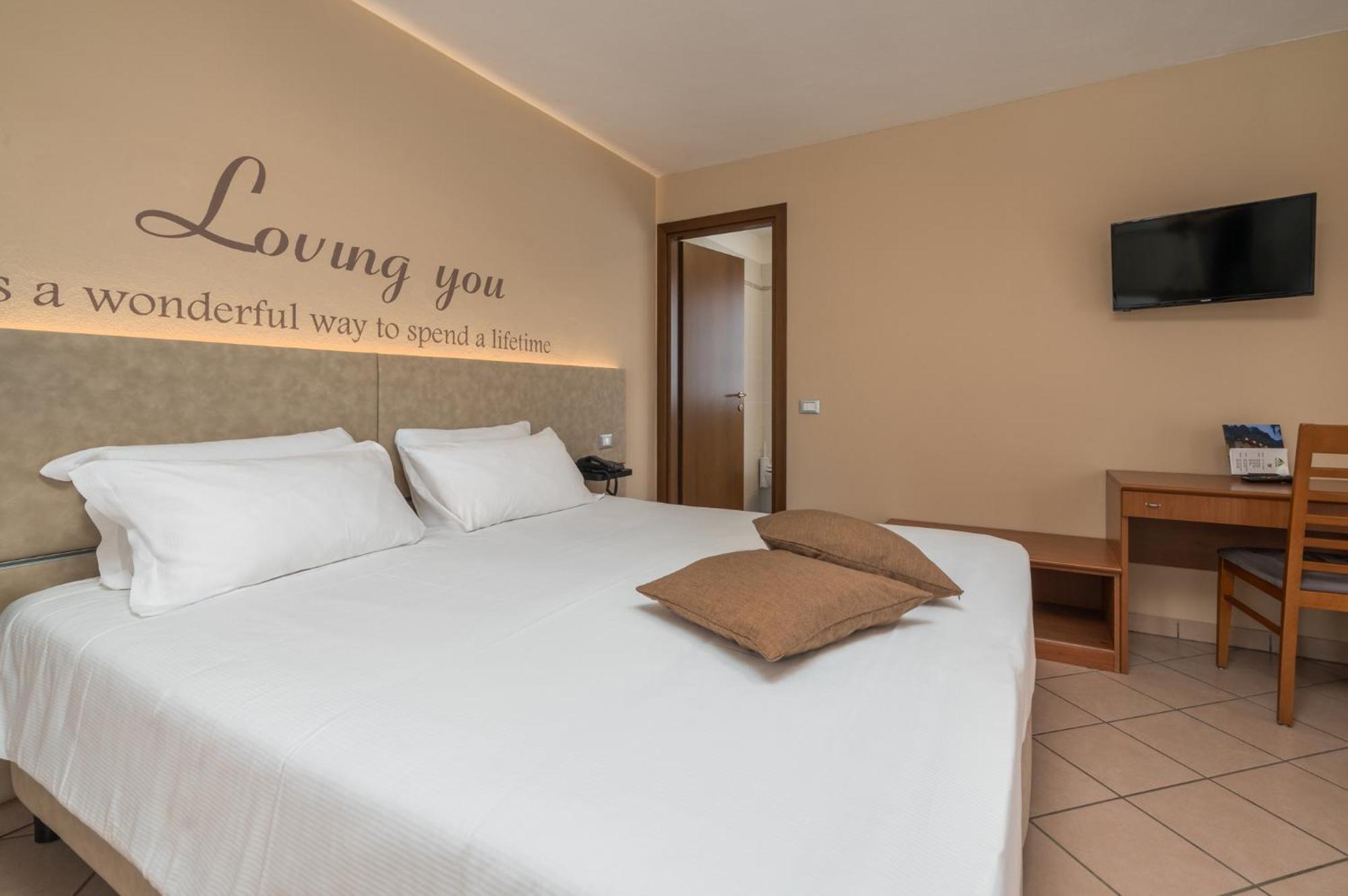 Hotel Oasi Verde Bienno Dış mekan fotoğraf