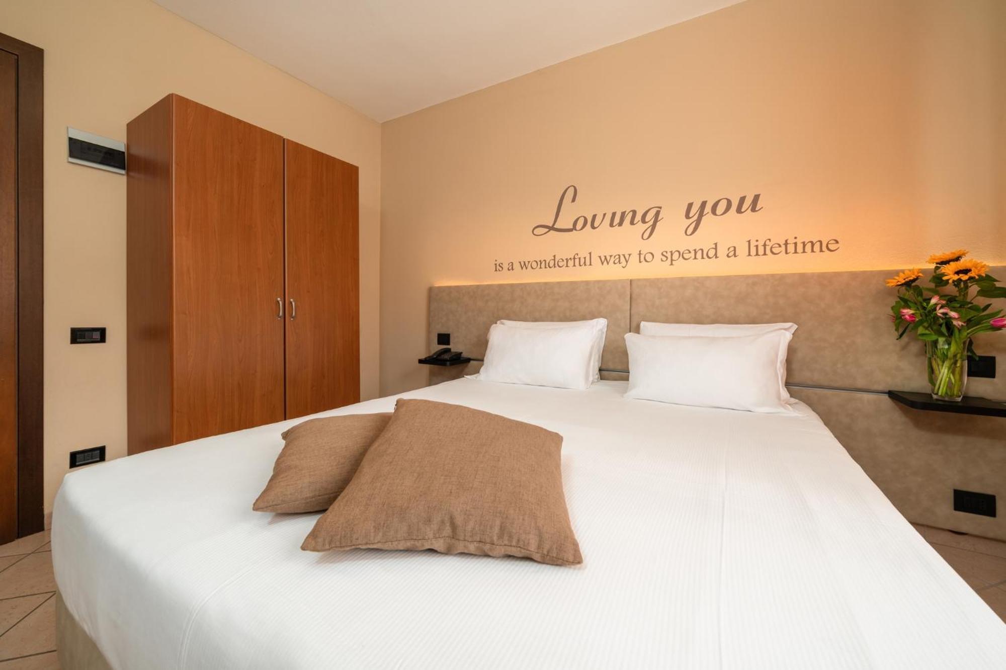Hotel Oasi Verde Bienno Dış mekan fotoğraf